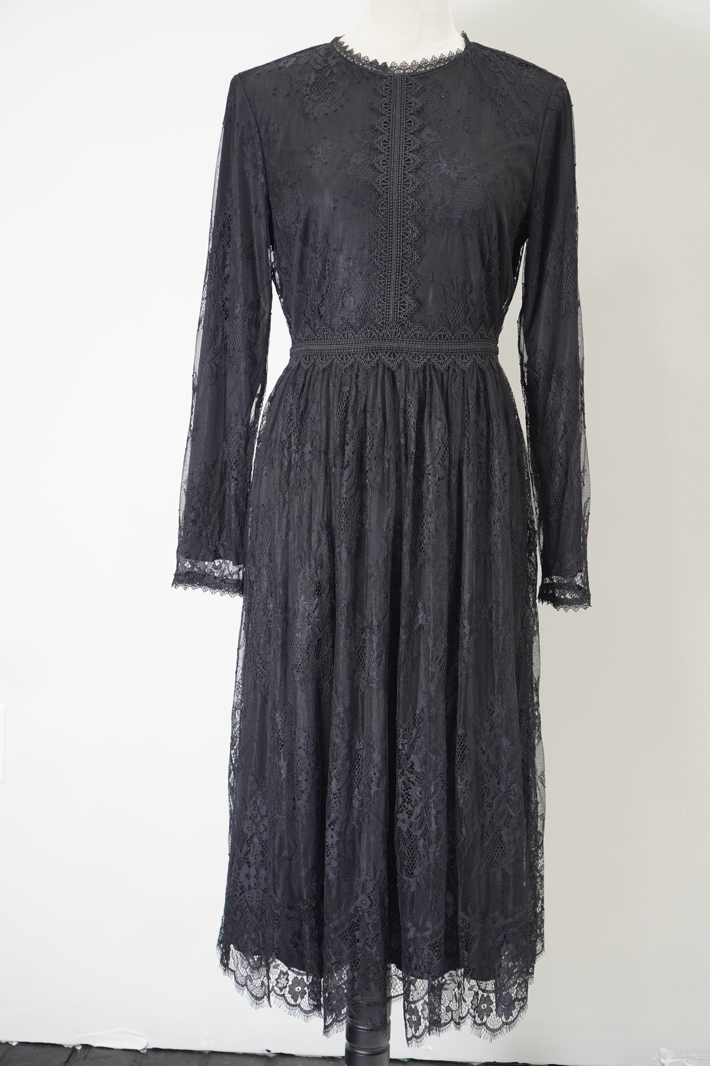 Night Fall Lace Dress